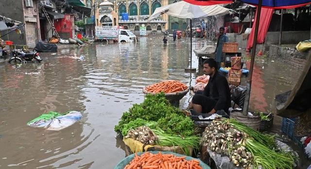 lahore heavy rain
