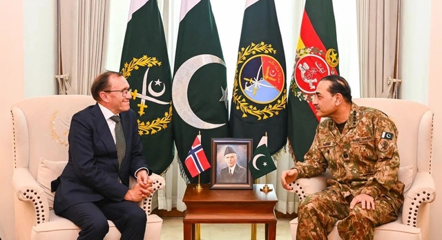 Field Marshal Norway FM discuss security cooperation