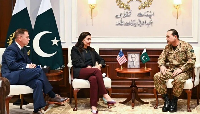 CDF Munir briefs US delegation